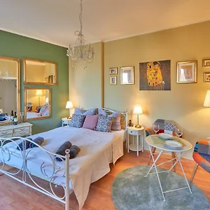  Apartment Old City Romantic Studio With Free Private Parking